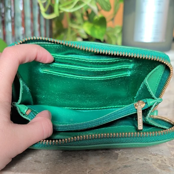 Tory Burch Vibrant Green Zip Wallet - Picture 8 of 10